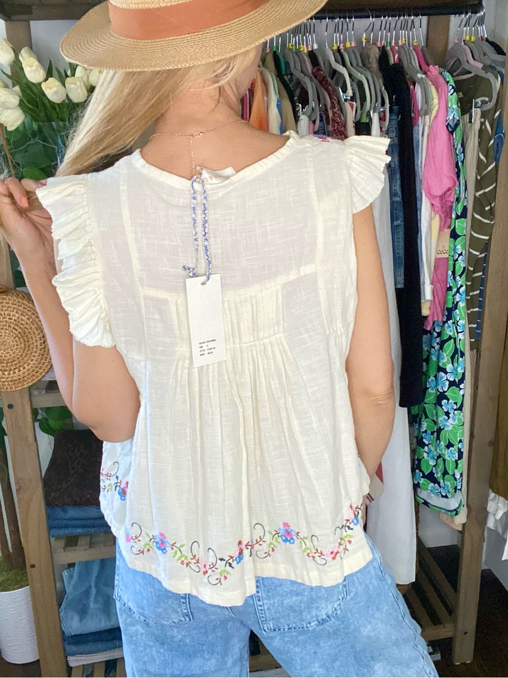 JENNIFER & GRACE Ecru Embroidered Ruffle Sleeve Cotton Top! 🐚 - Picture 5 of 16